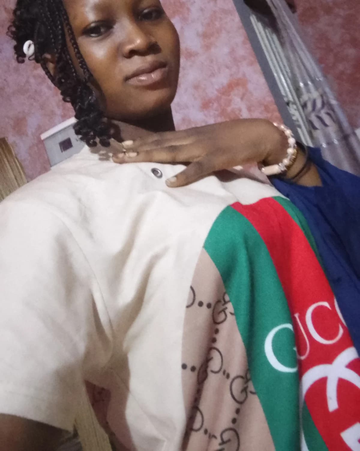 Portrait de Peace love Hounye